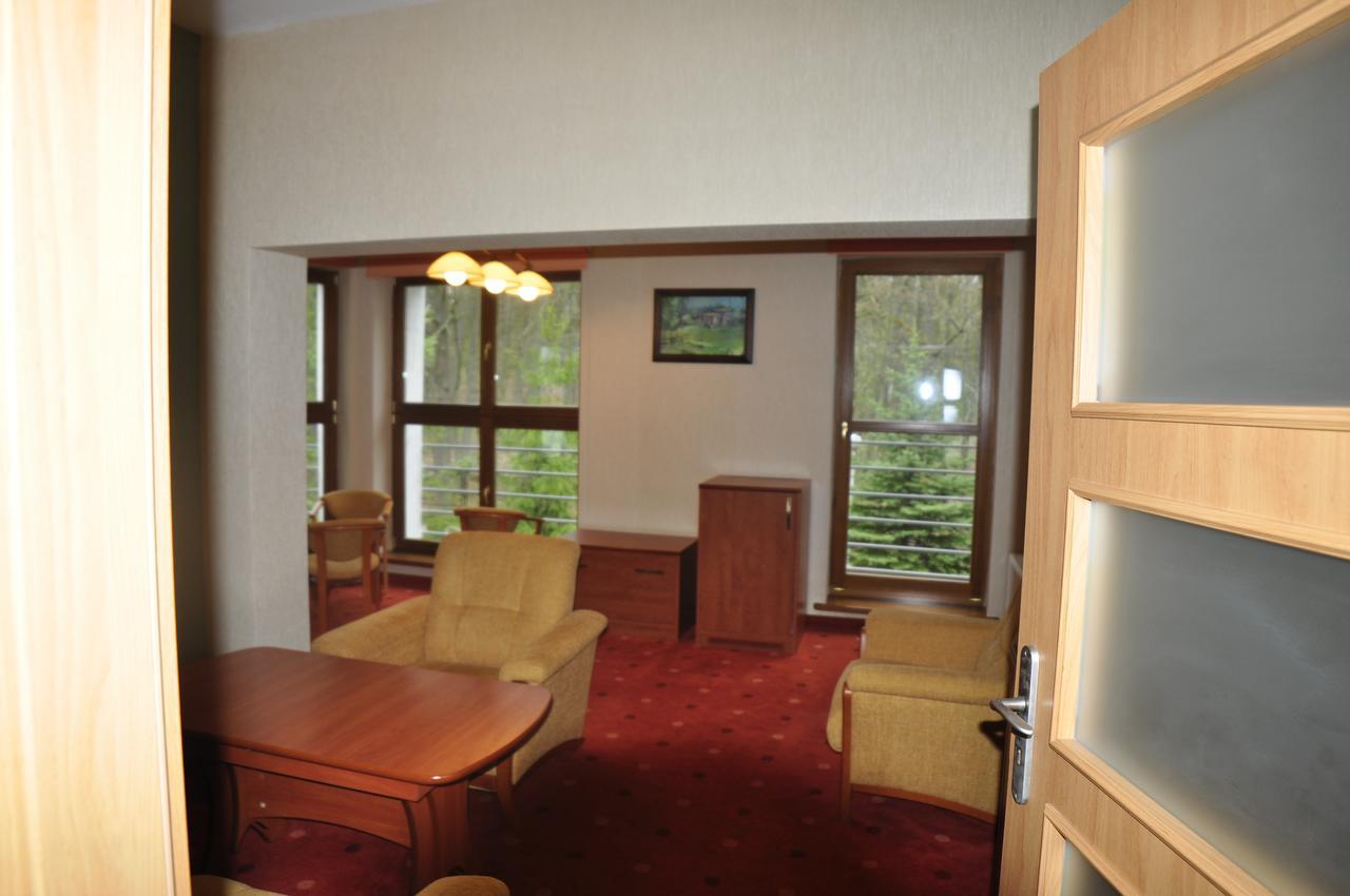 Hotel Osrodek Szkoleniowo - Wypoczynkowy Guzianka Ruciane-Nida Exterior foto