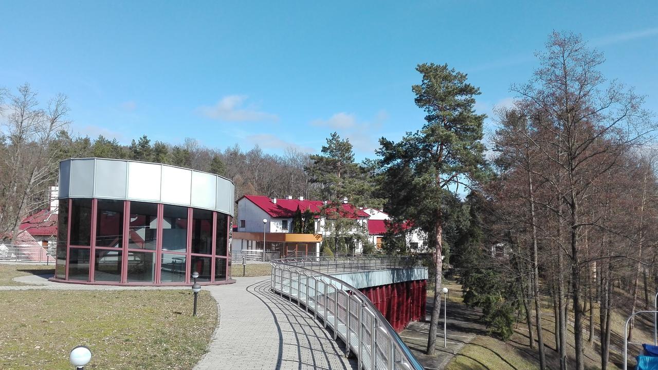 Hotel Osrodek Szkoleniowo - Wypoczynkowy Guzianka Ruciane-Nida Exterior foto